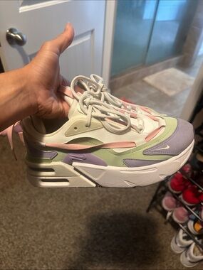 Nike furyosa Women’s 8.5 Pastel Lavender, Mint & Pink Low-Top Sneakers